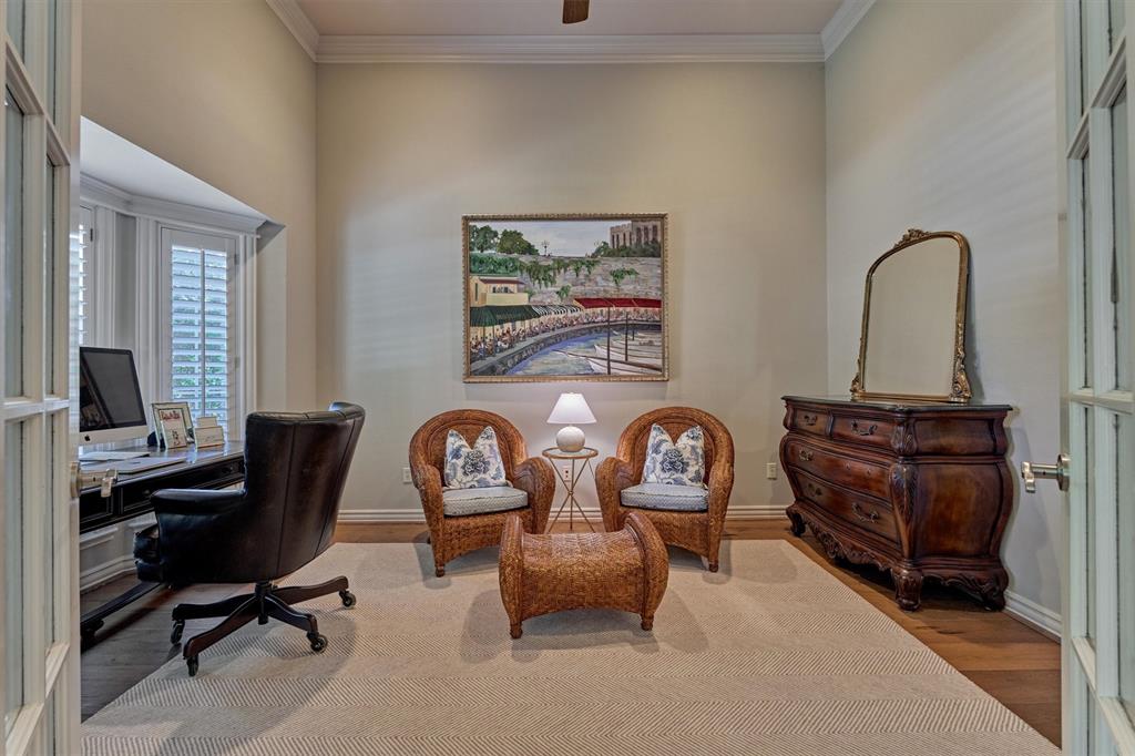 11 E Thymewood Place, The Woodlands, Texas image 8