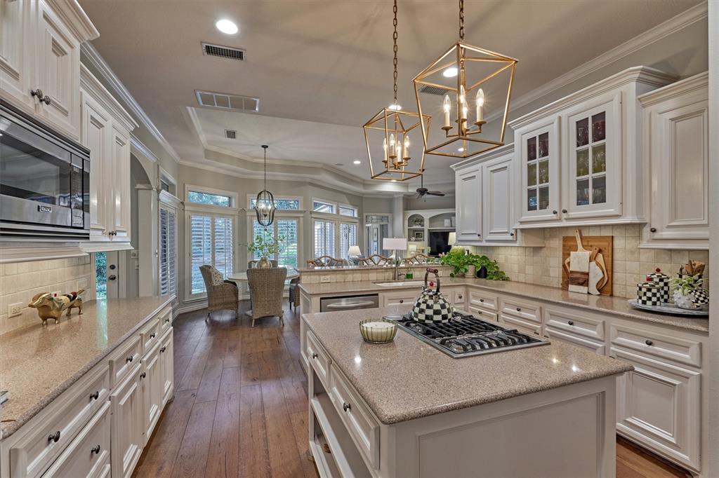 11 E Thymewood Place, The Woodlands, Texas image 18