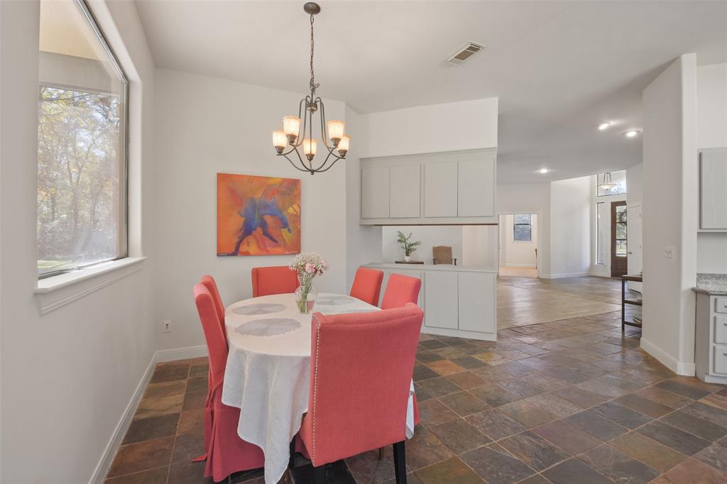 5 Oak Crest Circle, Magnolia, Texas image 12