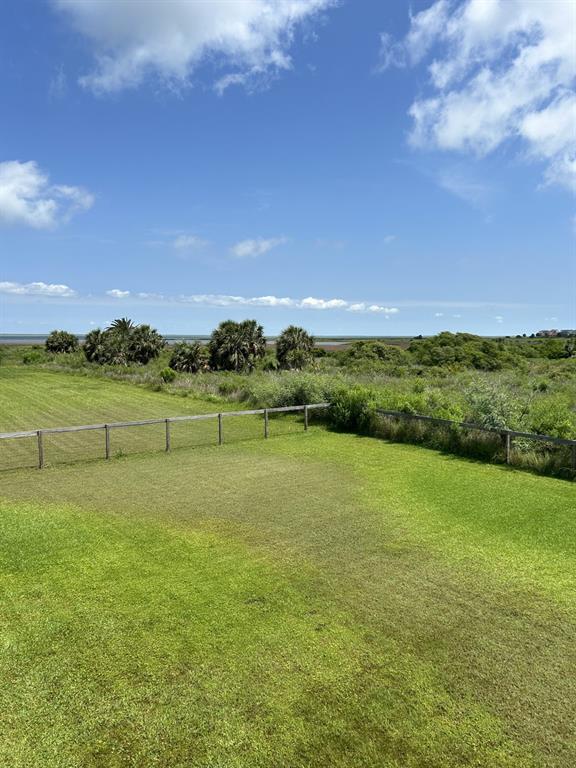 3913 1st St, Galveston, Texas image 2
