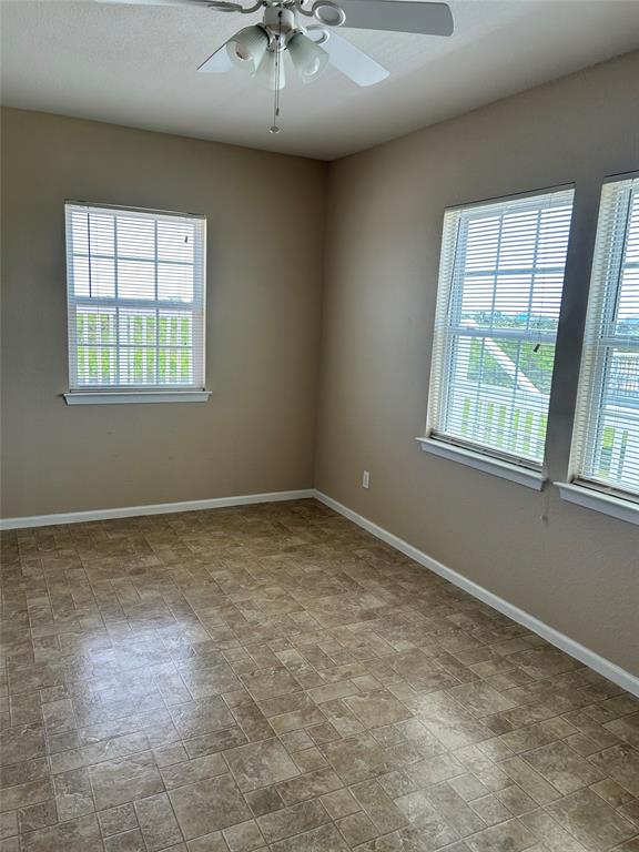 3913 1st St, Galveston, Texas image 24