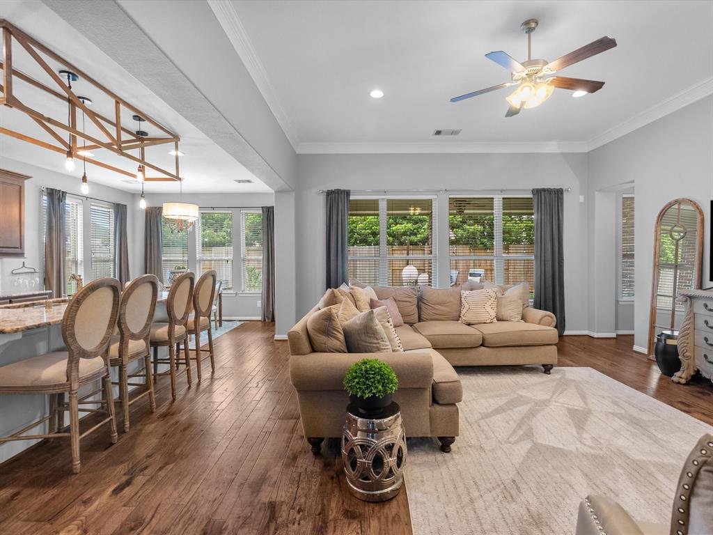 904 Cozy Hollow Court, Friendswood, Texas image 16