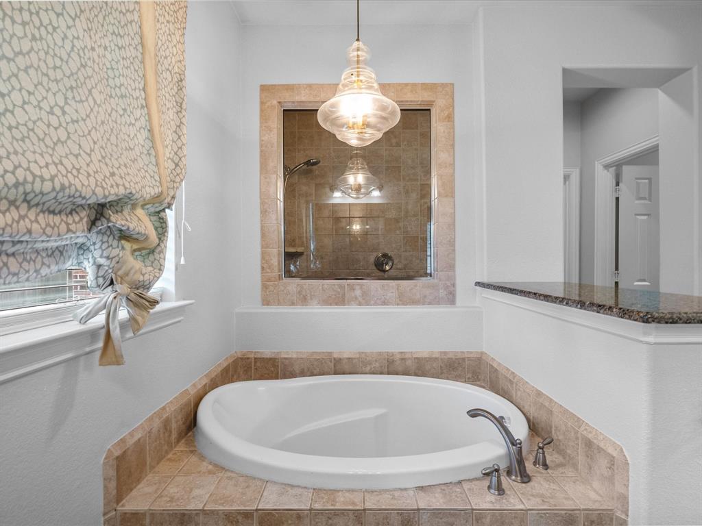 904 Cozy Hollow Court, Friendswood, Texas image 26