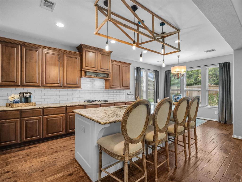 904 Cozy Hollow Court, Friendswood, Texas image 9