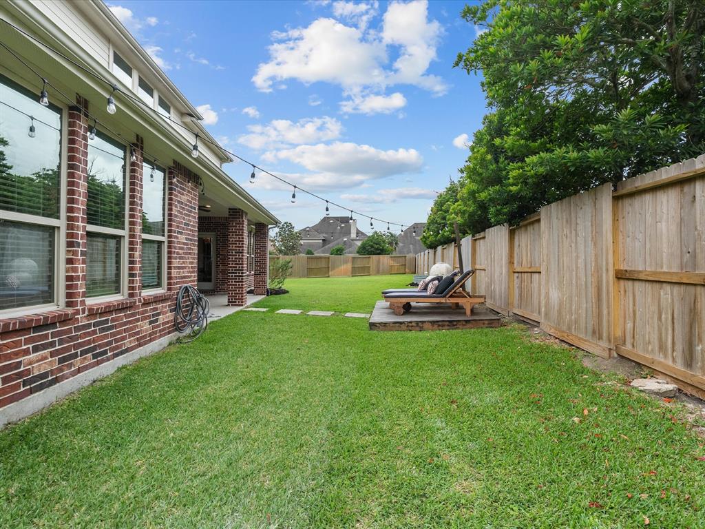 904 Cozy Hollow Court, Friendswood, Texas image 45