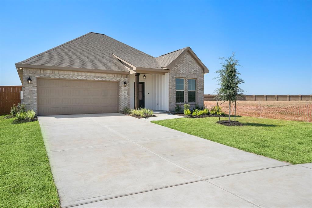 706 Blue Sky Place, Beasley, Texas image 5