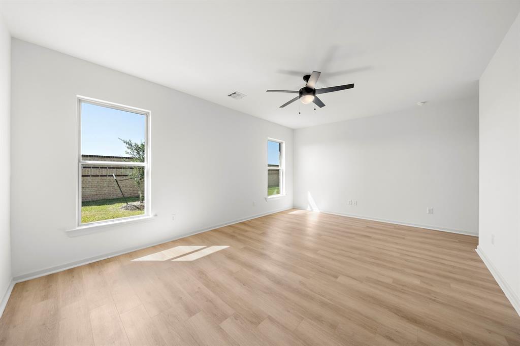706 Blue Sky Place, Beasley, Texas image 18