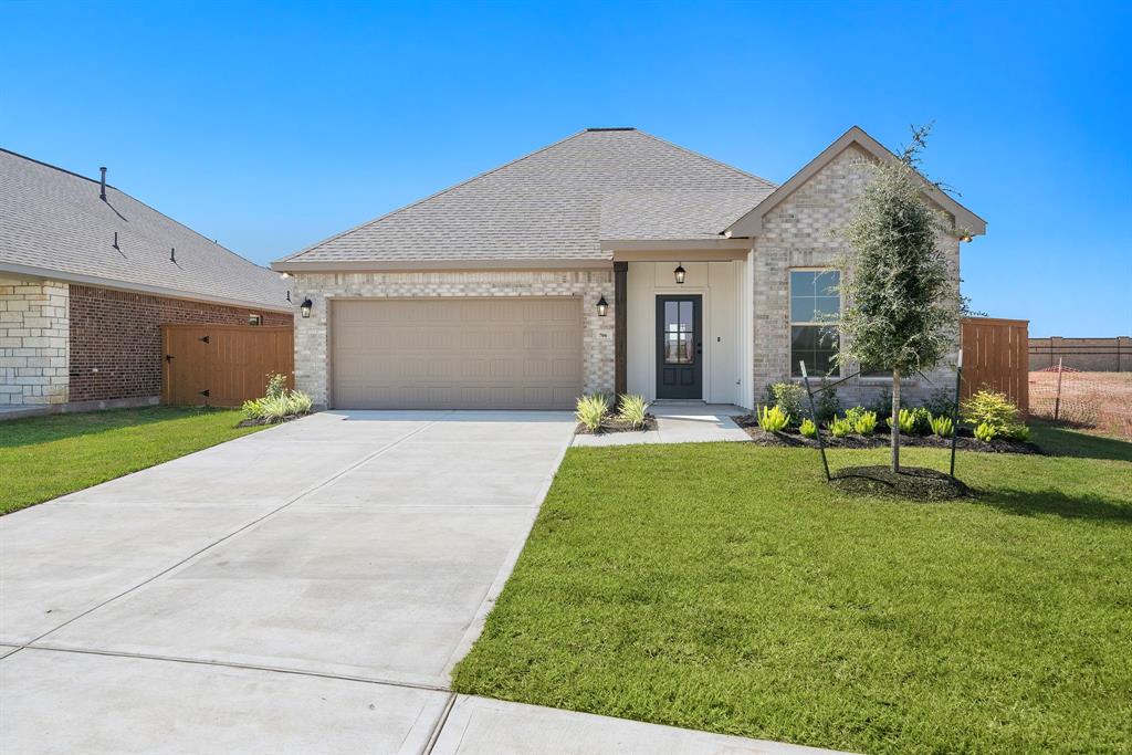 706 Blue Sky Place, Beasley, Texas image 1