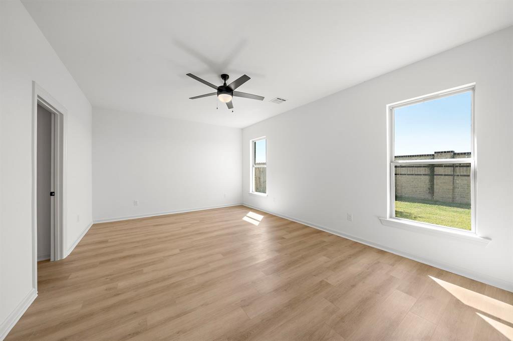 706 Blue Sky Place, Beasley, Texas image 15
