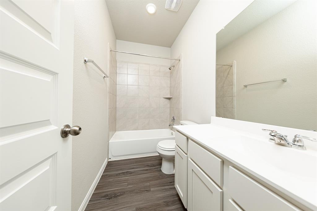 3008 Plains Circle, Brookshire, Texas image 5