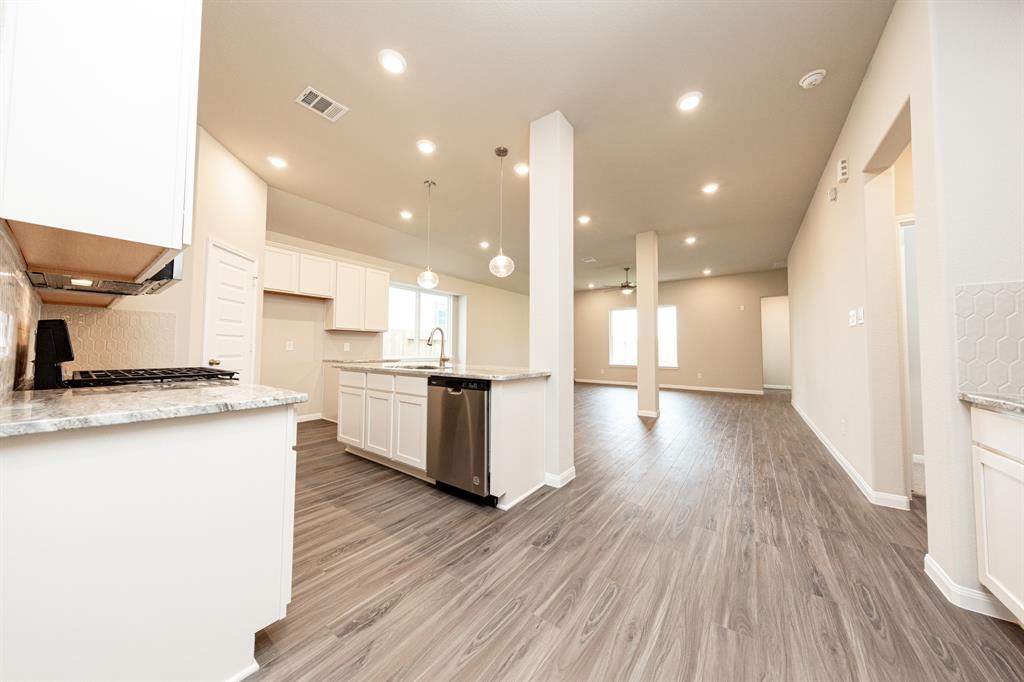 3008 Plains Circle, Brookshire, Texas image 9