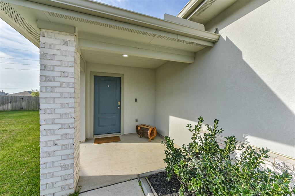 918 Betsy Hill Drive, Rosharon, Texas image 4