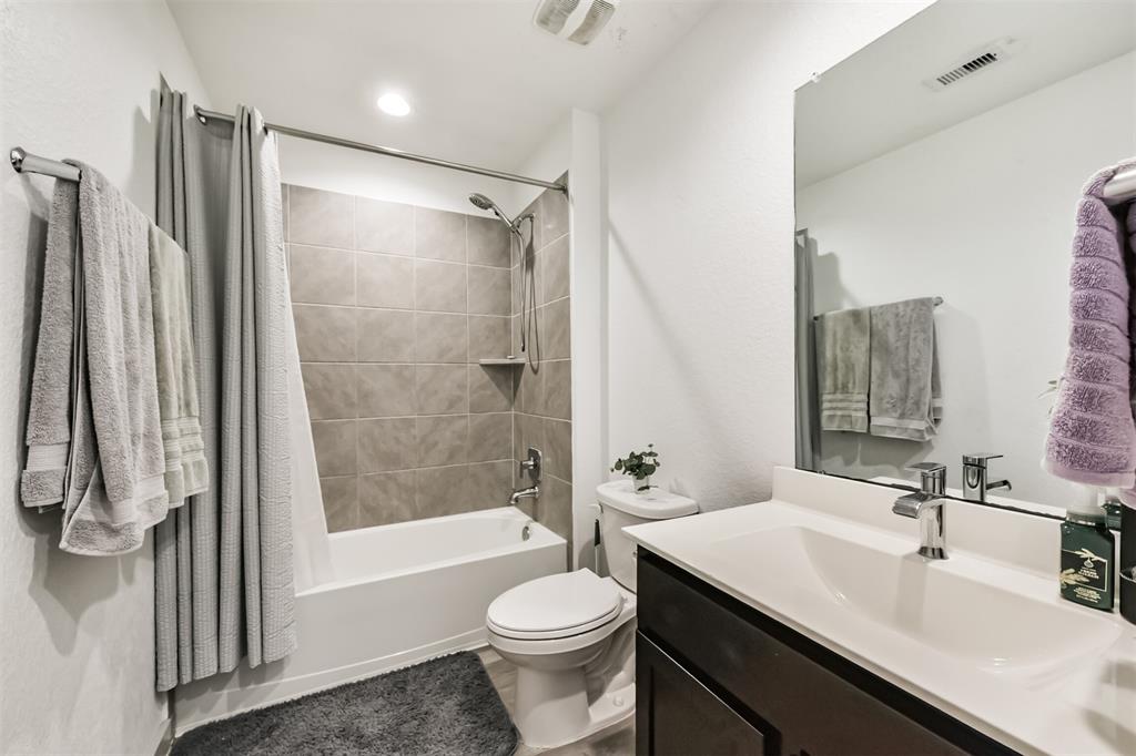 918 Betsy Hill Drive, Rosharon, Texas image 32