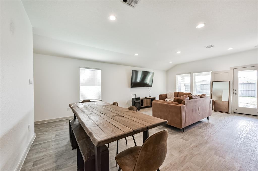 918 Betsy Hill Drive, Rosharon, Texas image 11