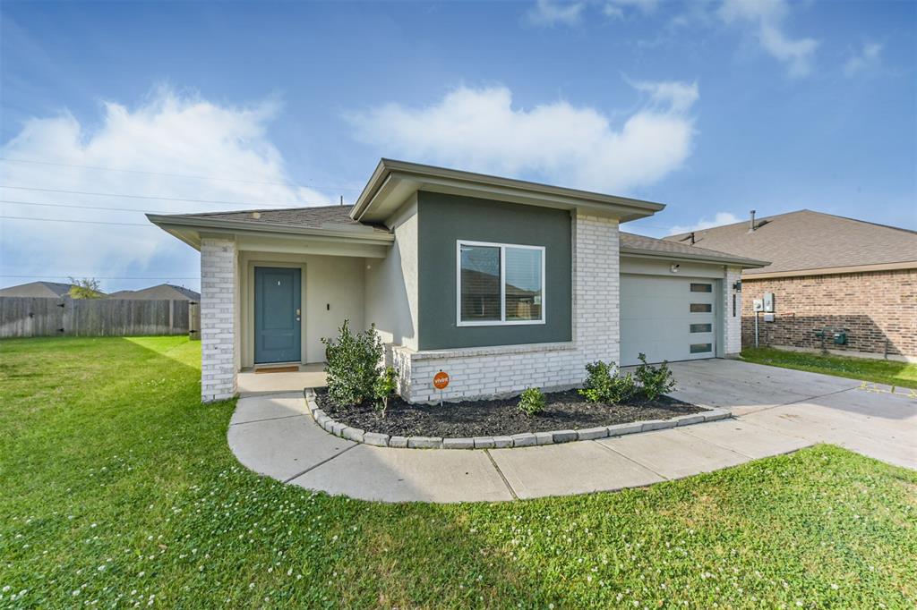 918 Betsy Hill Drive, Rosharon, Texas image 2