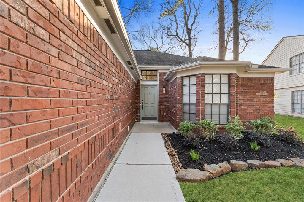 4927 Dobbin Springs Lane, Kingwood, Texas image 2