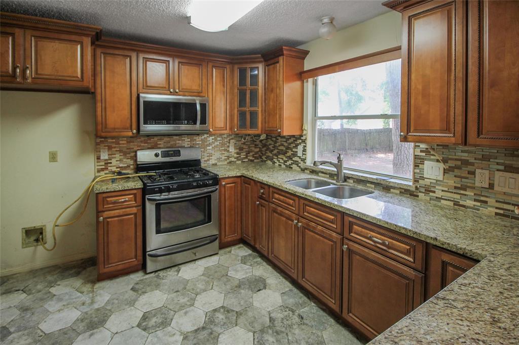 21 Edgewood Forest Court