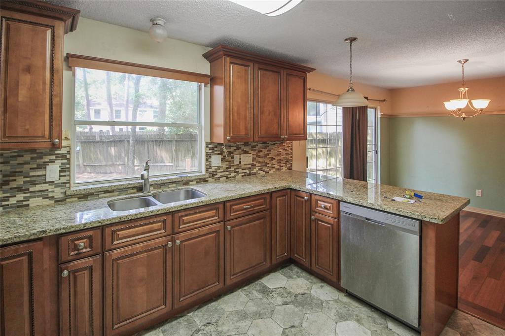 21 Edgewood Forest Court