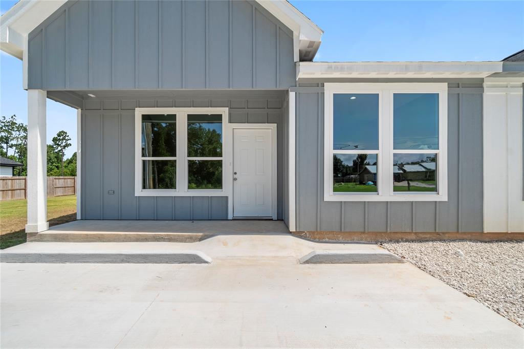 130 Long Drive, Onalaska, Texas image 1