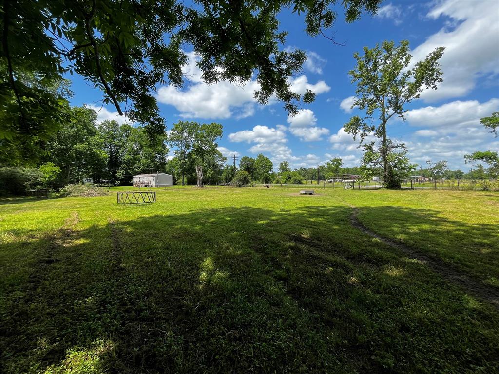 171 County Road 2010, Hardin, Texas image 2