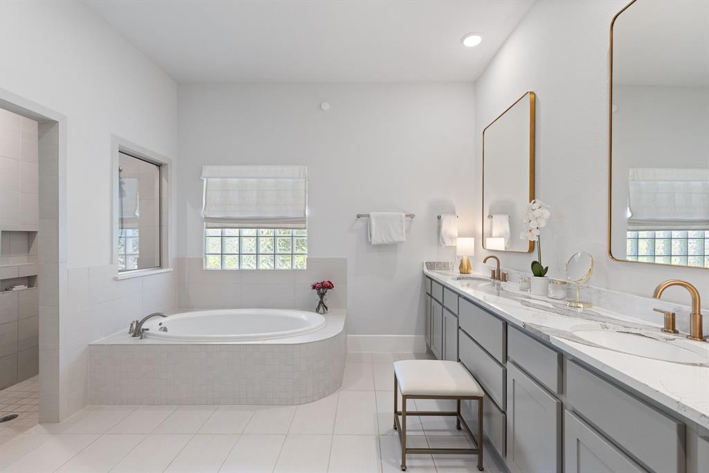 27 Dawning Flower Drive, Tomball, Texas image 22