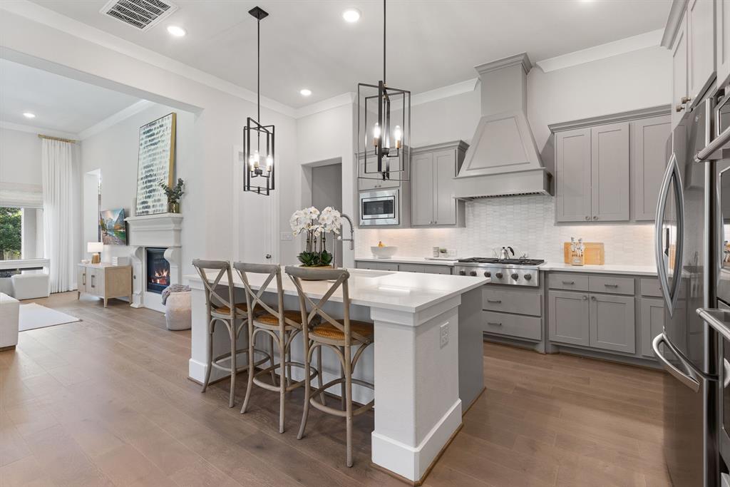 27 Dawning Flower Drive, Tomball, Texas image 12