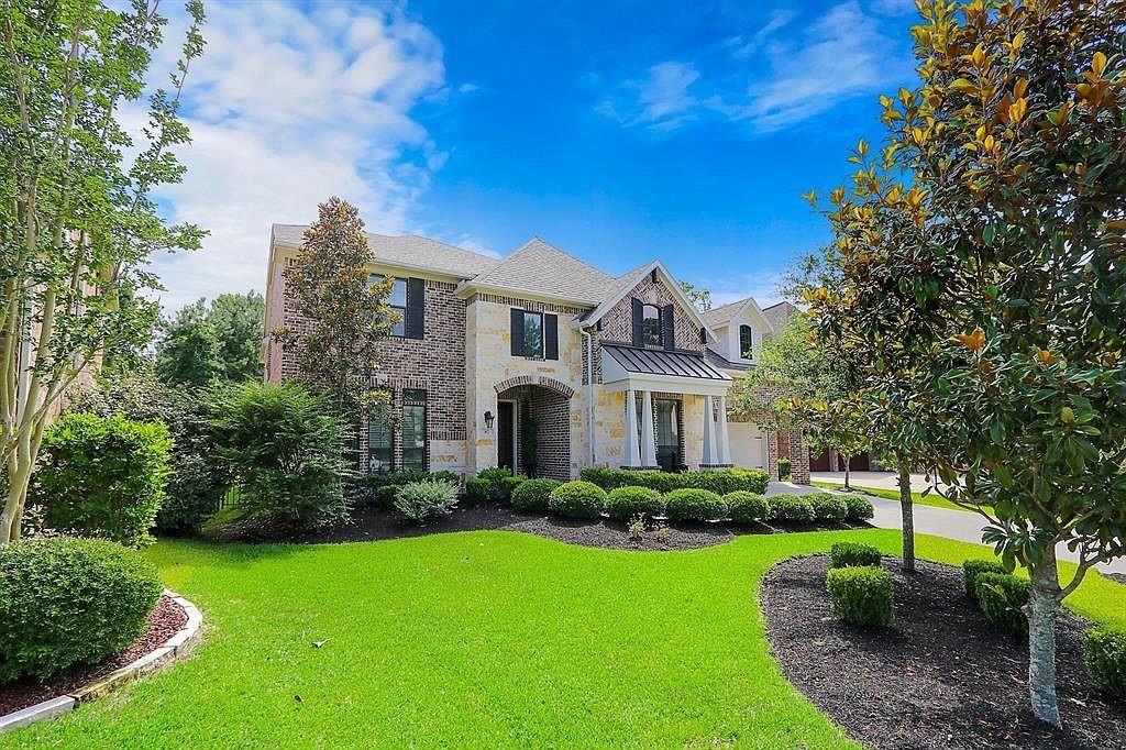 87 S Almondell Circle, The Woodlands, Texas image 2