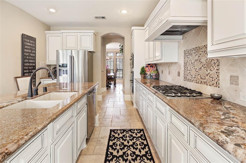 87 S Almondell Circle, The Woodlands, Texas image 9