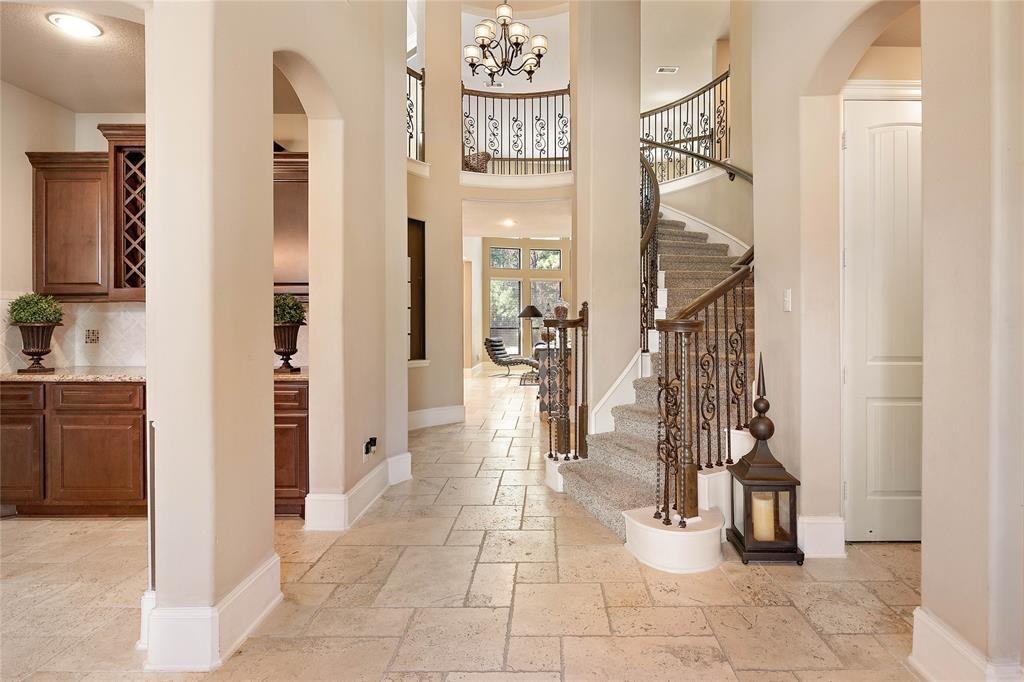 87 S Almondell Circle, The Woodlands, Texas image 5