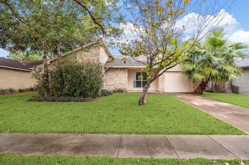 2723 N Brompton Drive, Pearland, Texas image 3