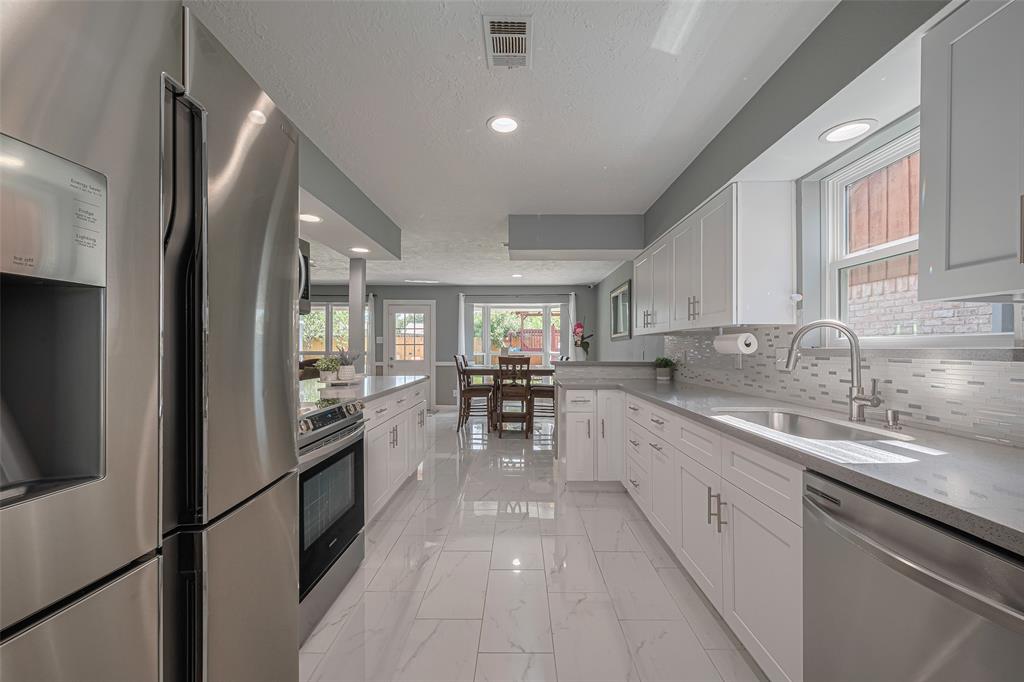 12206 Green Glade Drive