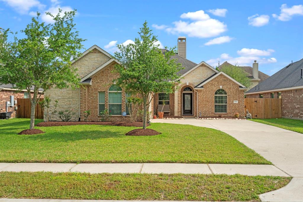 1510 Nacogdoches Valley Drive, League City, Texas image 1