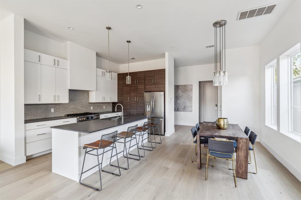 111 E 32nd Street #A, Houston, Texas image 2