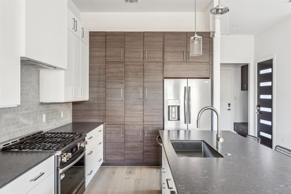 111 E 32nd Street #A, Houston, Texas image 3