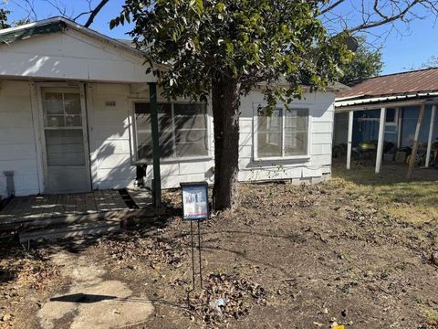 948 S Williamson Street Giddings TX 78942