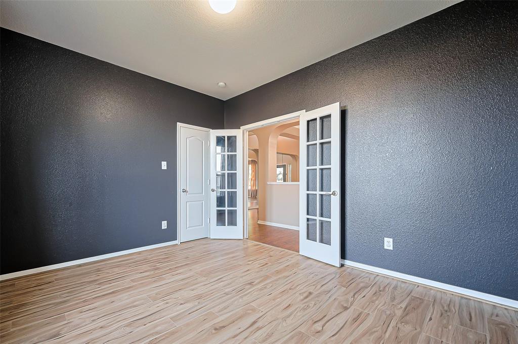2715 Coyote Trail Drive, Missouri City, Texas image 4