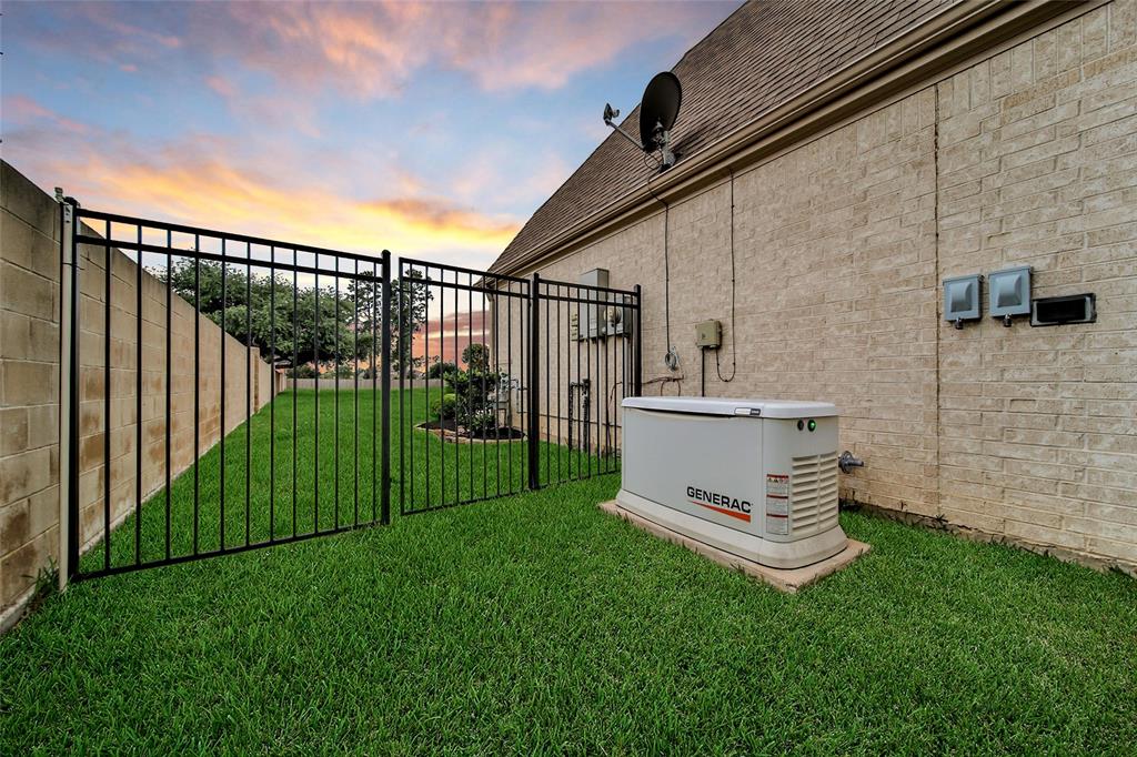13602 Rollins Green Lane, Cypress, Texas image 33