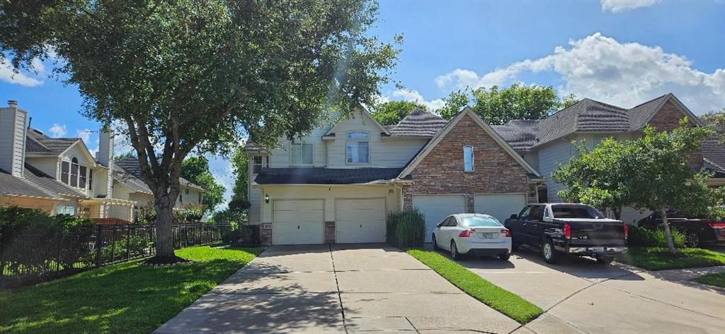 2215 Ridge Wood Lane, Sugar Land, Texas image 1