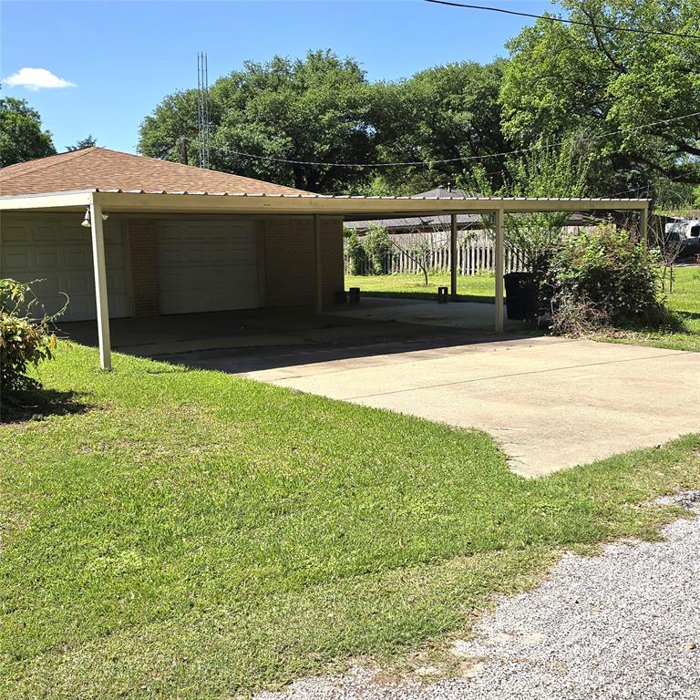 135 Redbud Street, Trinity, Texas image 2
