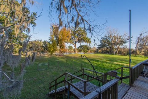 A home in Brazoria