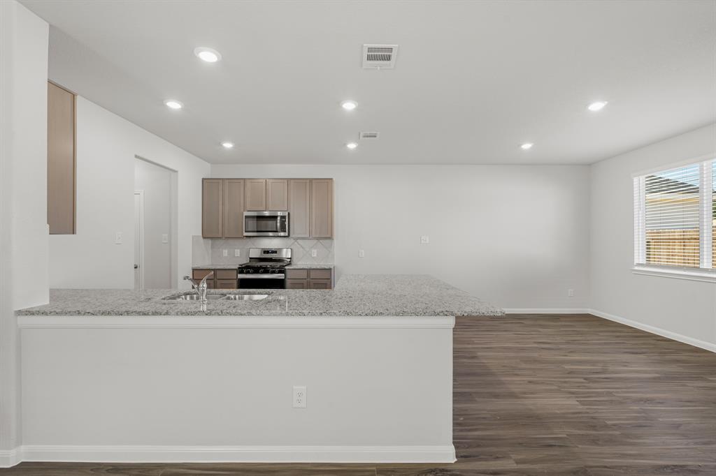 13613 Goldeye Drive, Conroe, Texas image 3