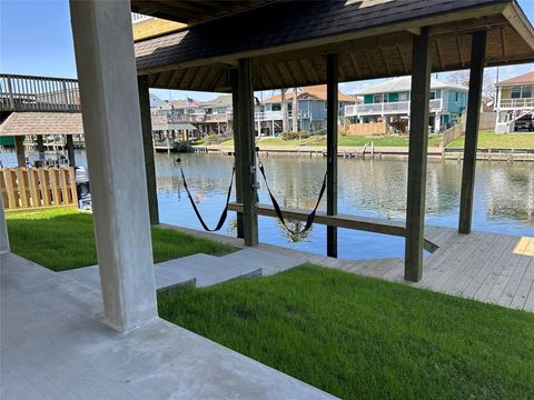 A home in Bayou Vista