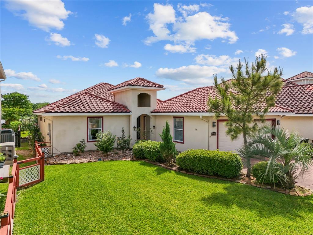 2763 Broadway Street Street, San Leon, Texas image 2