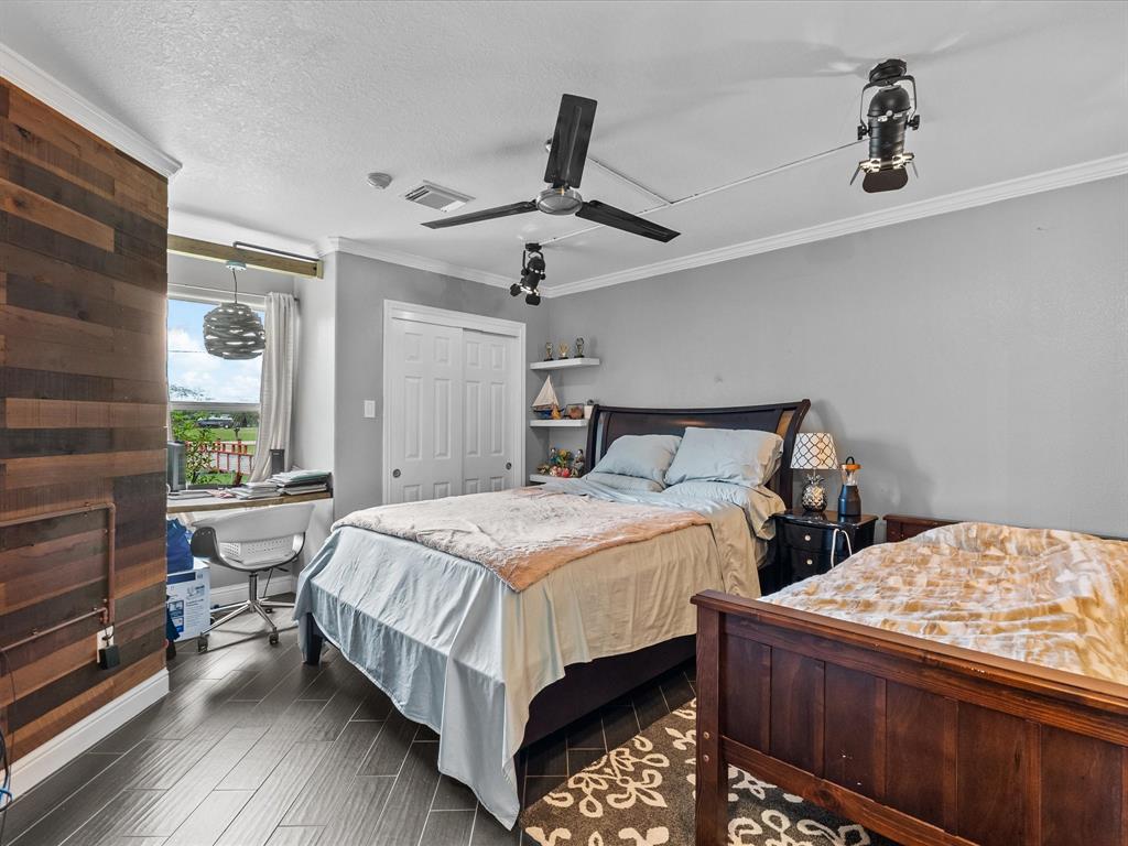 2763 Broadway Street Street, San Leon, Texas image 12