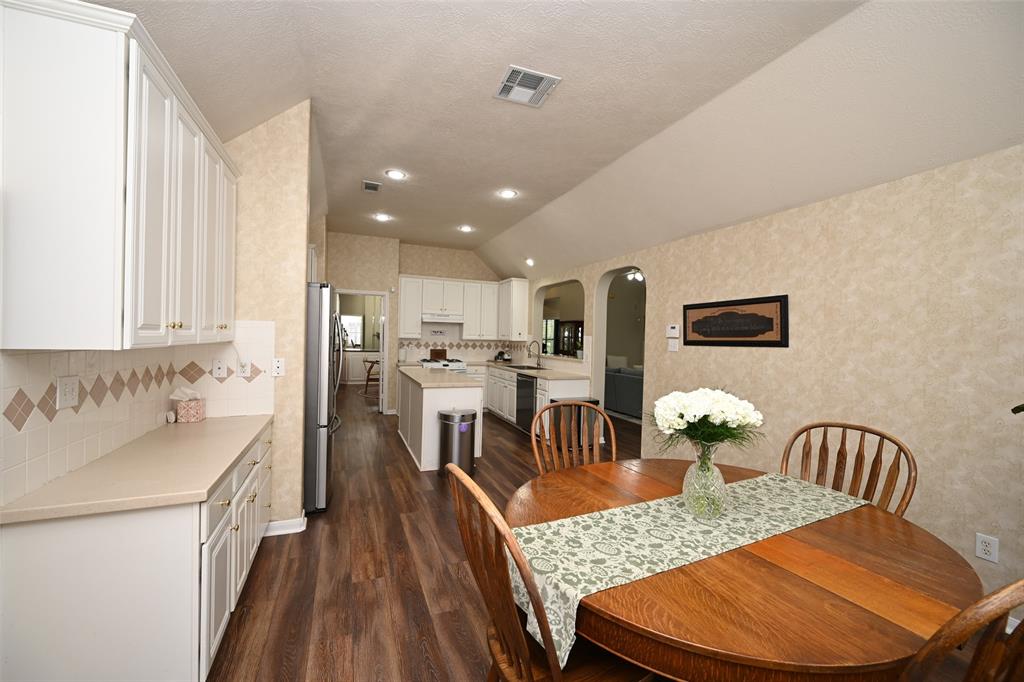38 S Linton Ridge Circle, The Woodlands, Texas image 15