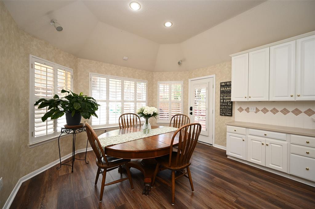 38 S Linton Ridge Circle, The Woodlands, Texas image 14