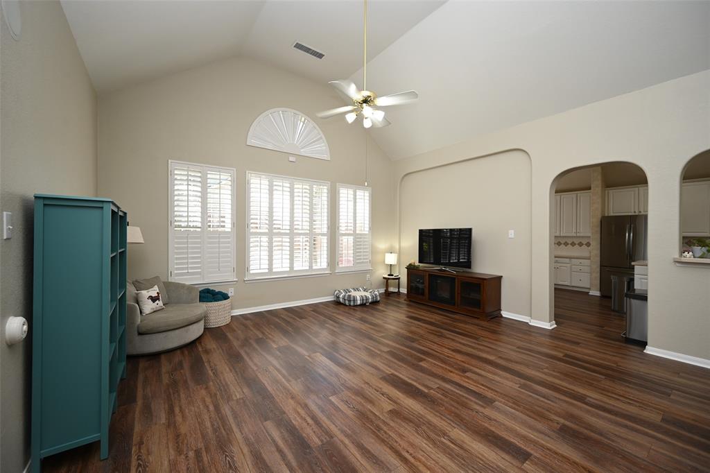 38 S Linton Ridge Circle, The Woodlands, Texas image 16