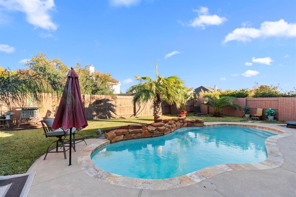 411 White Oak Pointe