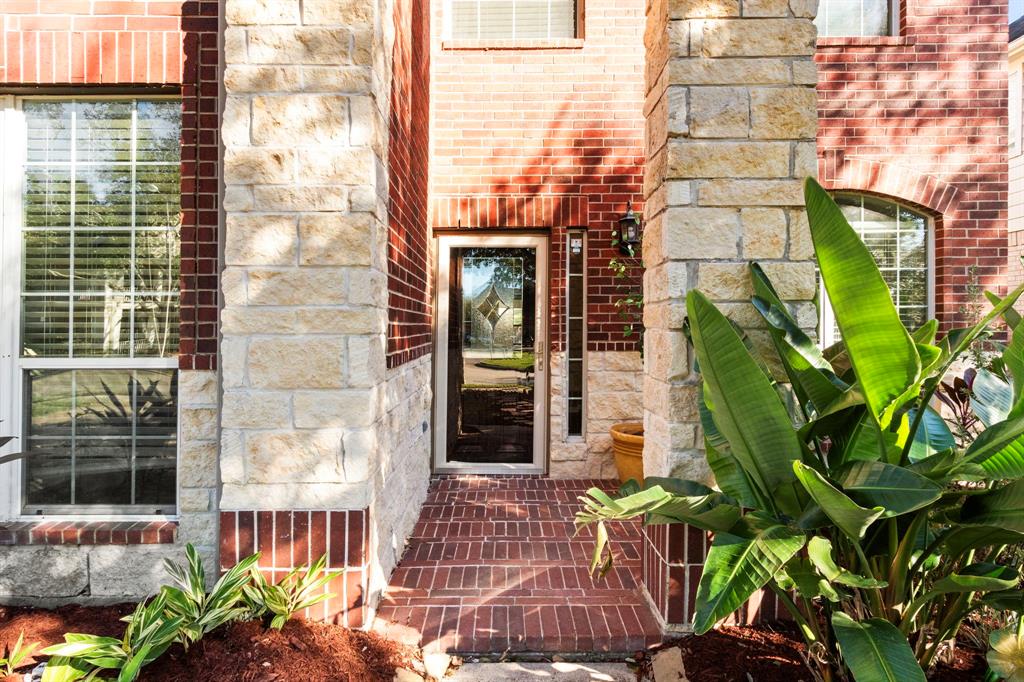 411 White Oak Pointe