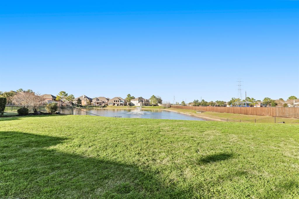10134 Pine Flats Drive, Houston, Texas image 37